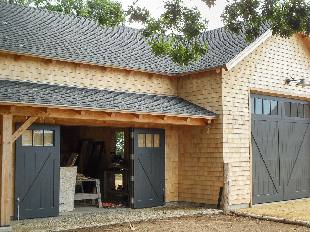 Barn Garage Doors: Repair, Installation & Replacement